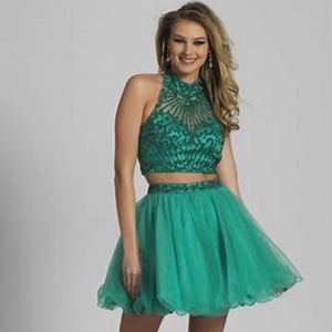 Dave and Johnny size 5-6 short homecoming dress